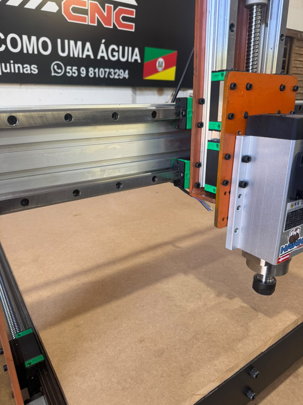 Router CNC Hawk 600 x 800 — foto 6 (área útil 600 x 800 x 150 mm, spindle 1 ou 3 cv com inversor)