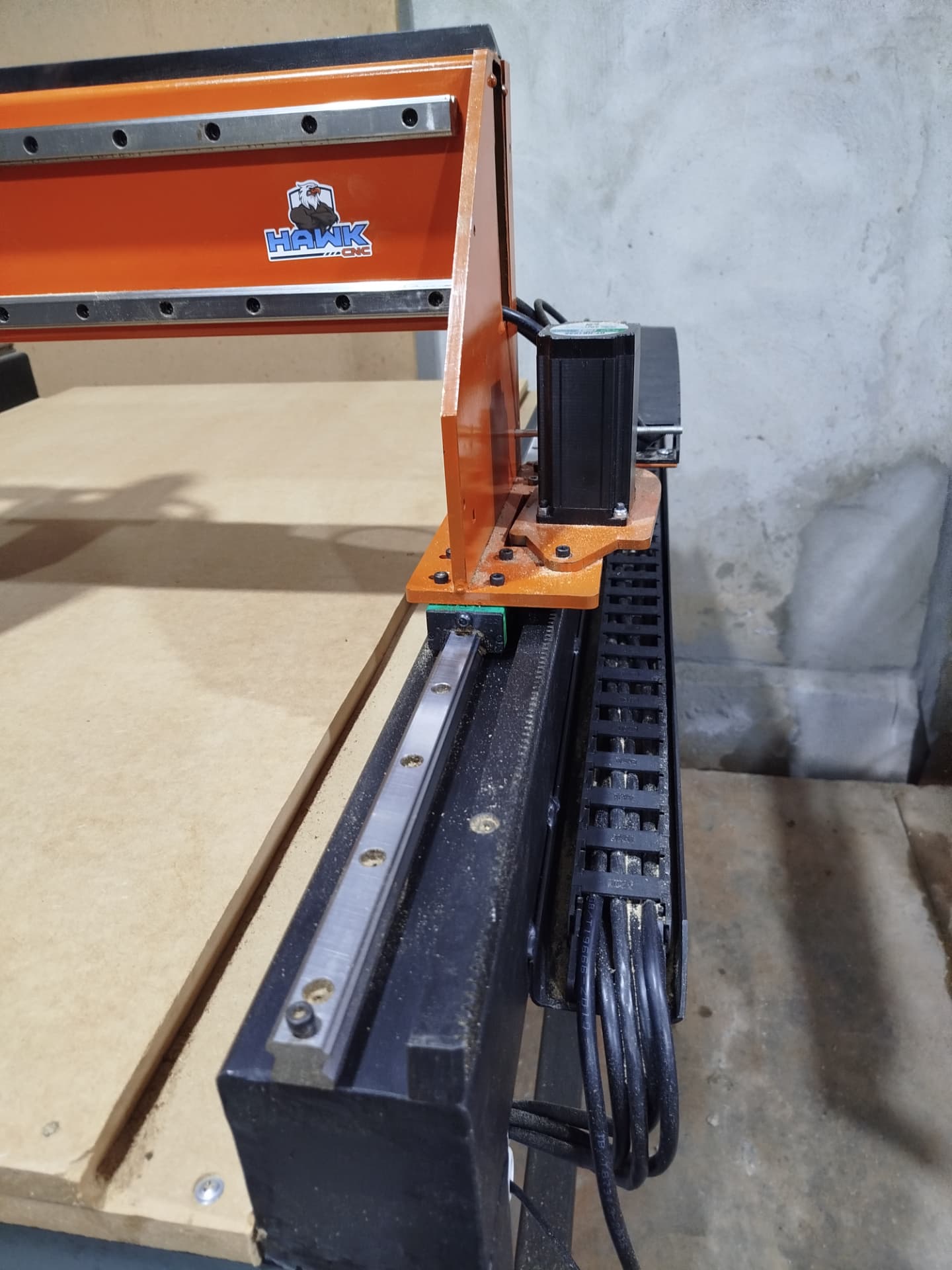 Router CNC Hawk 800 x 1000 — foto 4 (área útil 800 x 1000 x 150 mm, spindle 1 ou 3 cv com inversor)