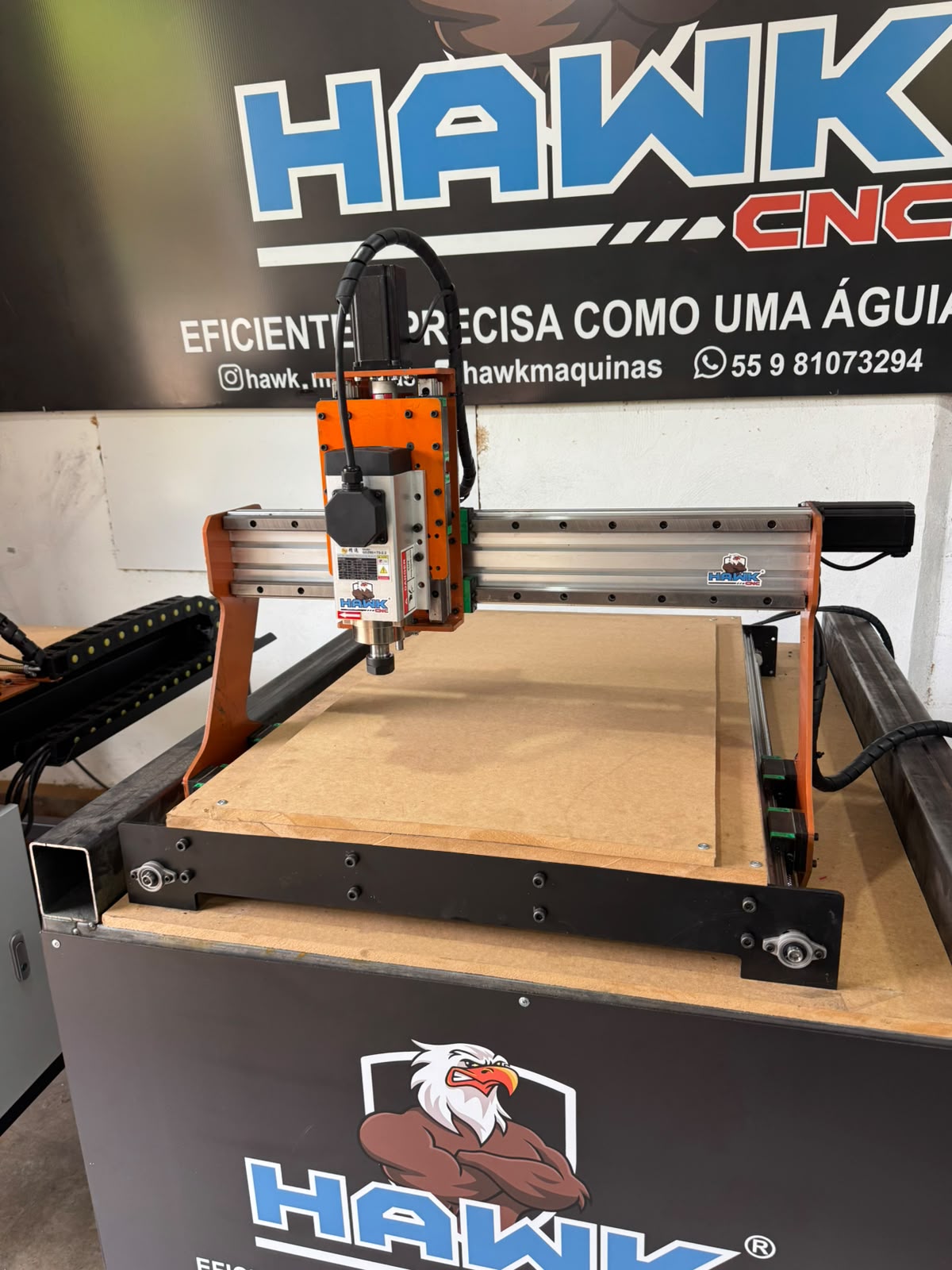 Router CNC Hawk 600 x 800 — foto 2 (área útil 600 x 800 x 150 mm, spindle 1 ou 3 cv com inversor)