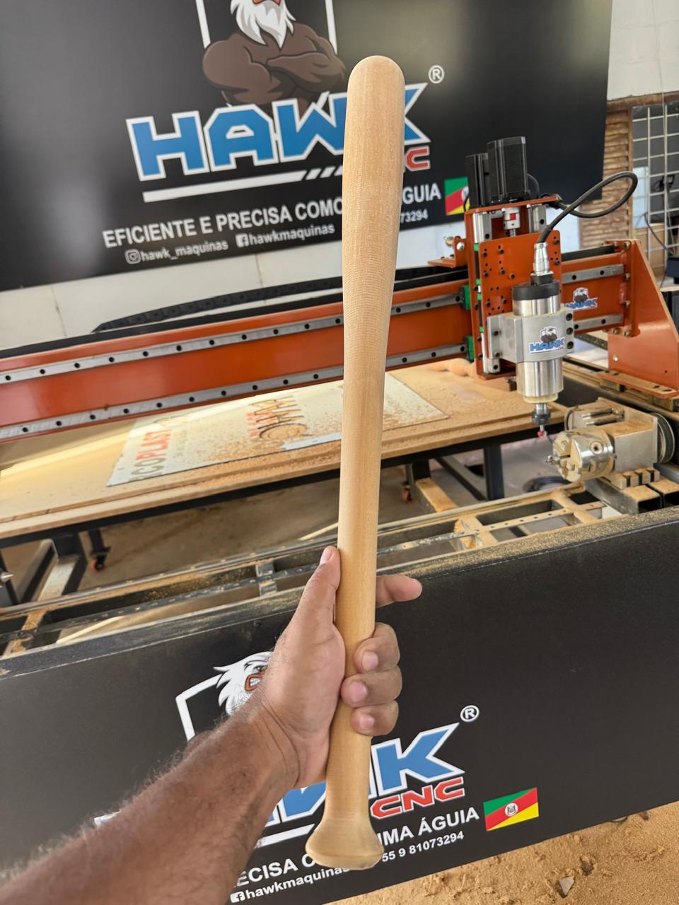 Taco de beisebol torneado no 4º eixo da CNC Hawk